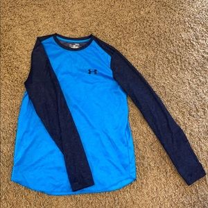 Long sleeve athletic shirt